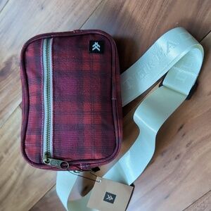 Thread Wallets Rosewood Belt Bag with  Logo Strap Nwt ❤️